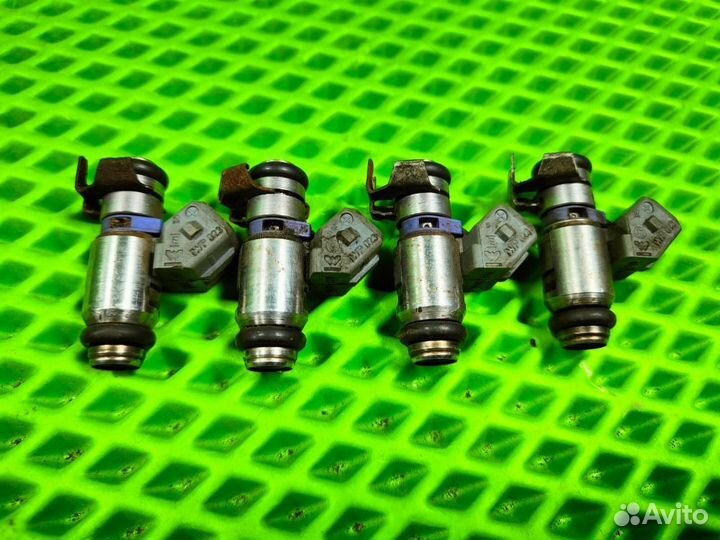 Форсунка топливная 1.6 AEE VW Skoda