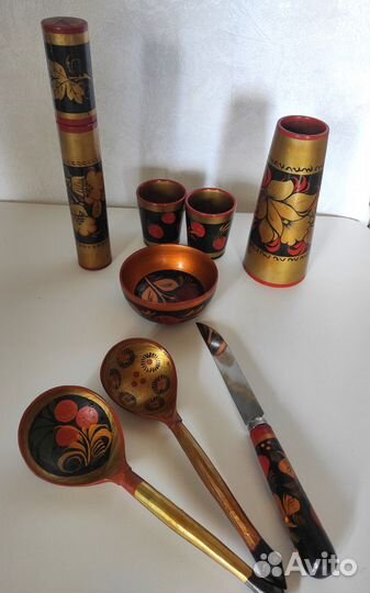 Орехокол, набор хохлома и учительская указка