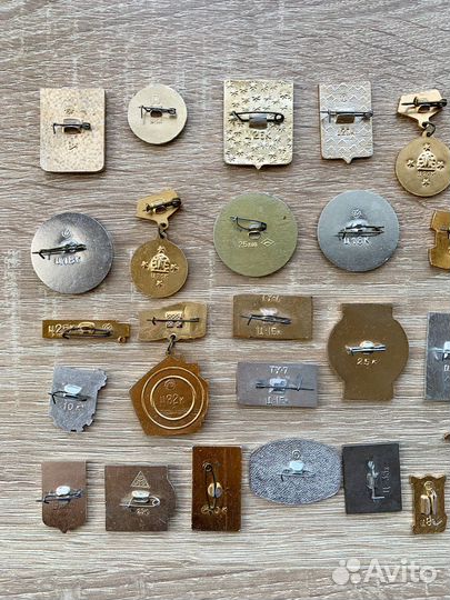 Значки СССР одним лотом Города и гербы СССР (34шт)