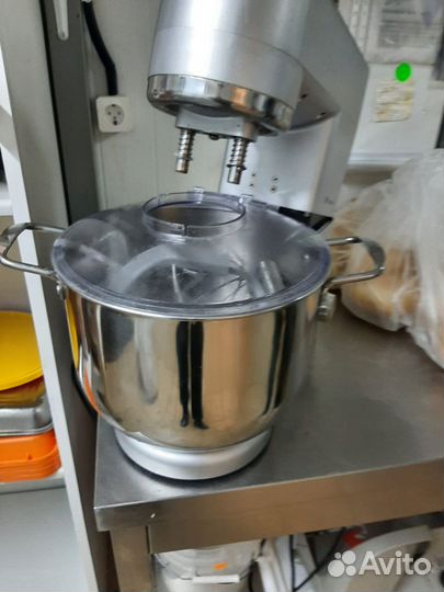 Миксер планетарный (тестомес)