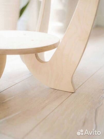 Деревянный столик