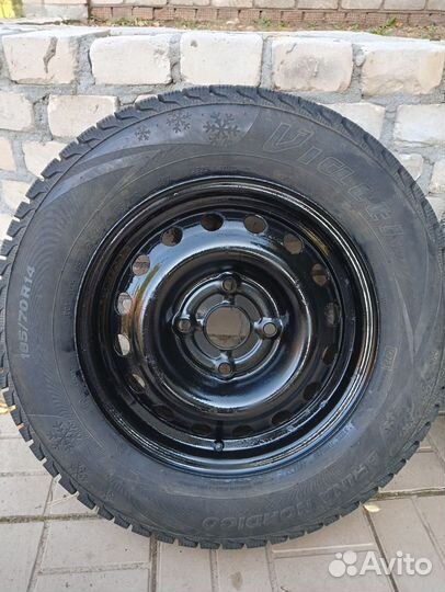 Viatti Brina Nordico V-522 185/70 R14 88T