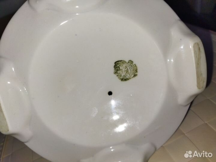 Фарфоровая статуэтка 