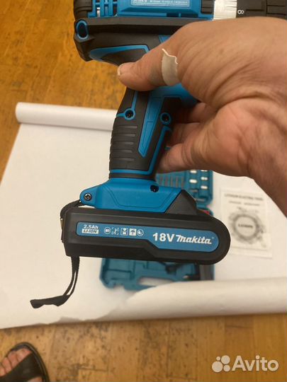 Шуруповерт makita 18v