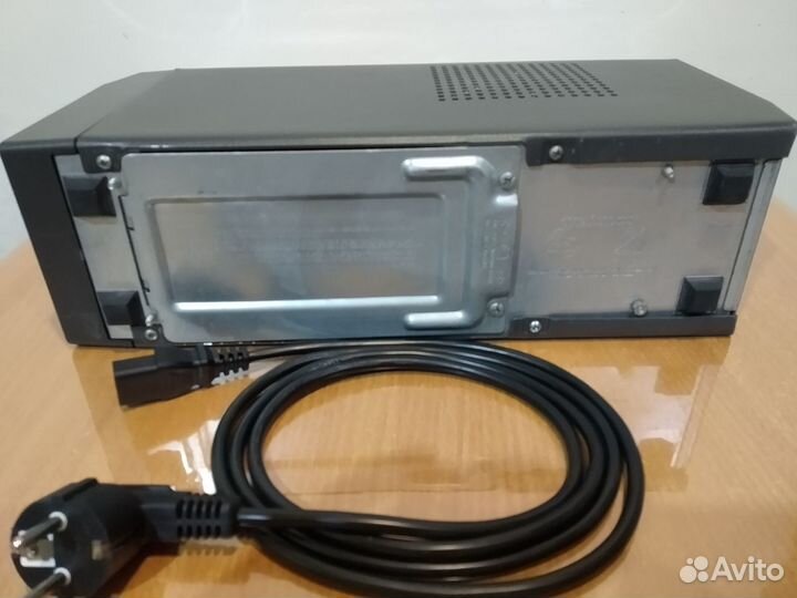 Ибп APC Smart-UPS 620 Интерактивный