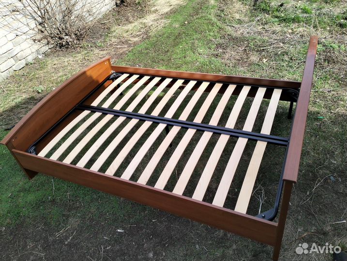 Кровать двухспальная с матрасом бу 140 200