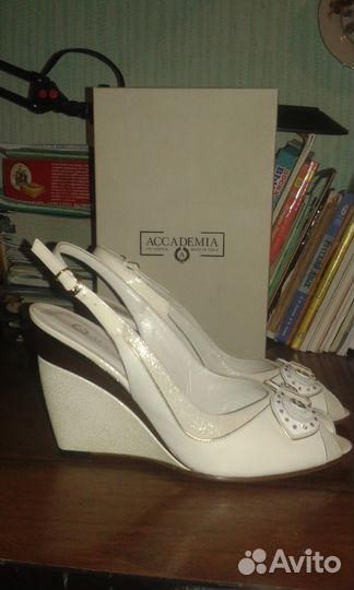 Новые босоножки