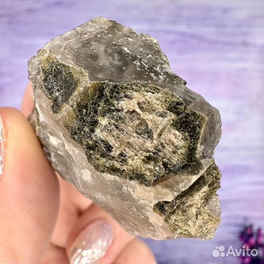 Турмалин полихромный, кварц