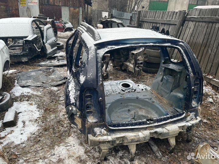 Кузов Рено Дастер по частям