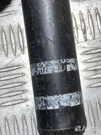 Амортизатор задний правый Nissan Tiida c11