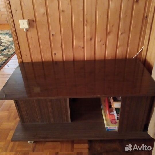 Столик журнальный