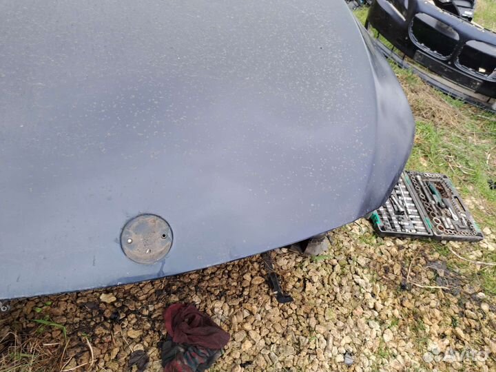 Капот на BMW F01 f02