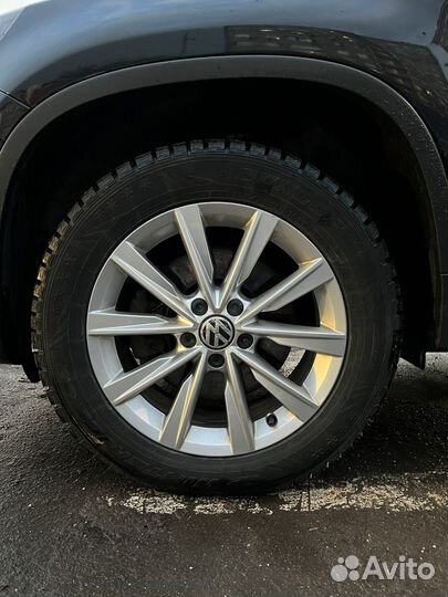 Комплект оригинальных дисков VW с резиной Dunlop