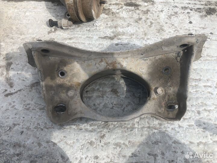 Задний подрамник Toyota Rav4 SXA