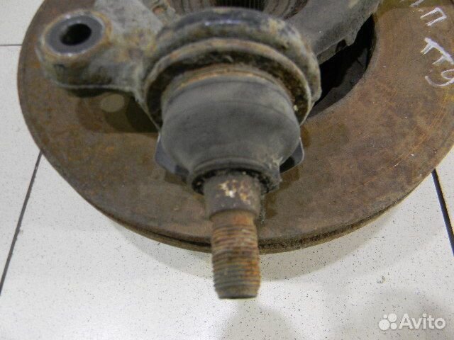 Кулак передний правый Форд