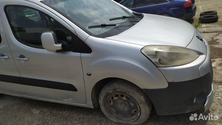 Разбор Пежо Партнер 2 2011г 1,6л бензин