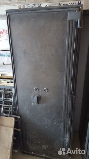 Сейф банковский