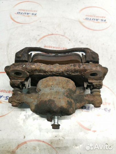 Суппорт тормозной передний правый Honda Cr-V 2.0