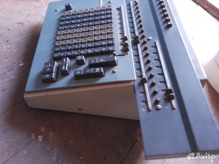 Арифмометр Soemtron