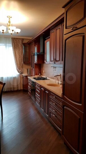 2-к. квартира, 72 м², 1/3 эт.