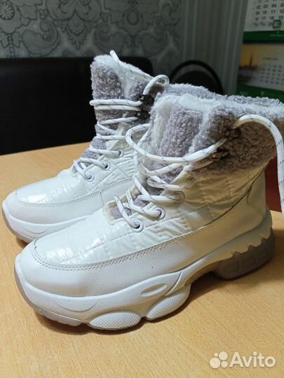 Кроссовки женские 36 размер новые