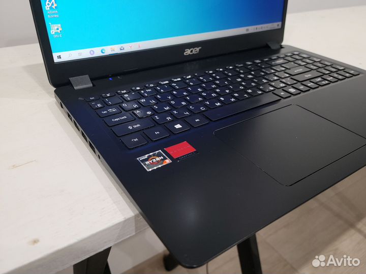 Безрамочный ультрабук Acer Ryzen3/Radeon 540x