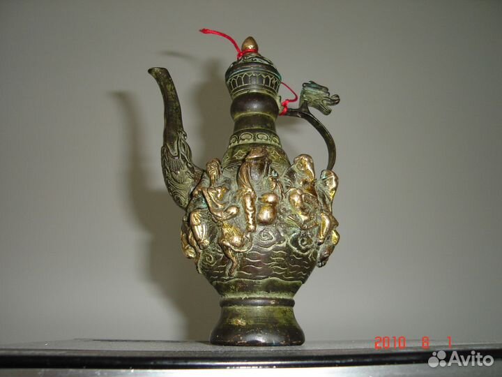 Старинный кувшин