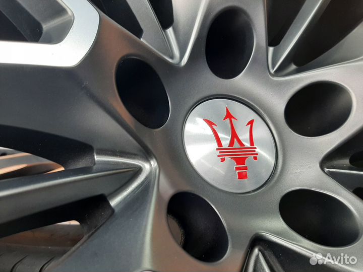 Комплект оригинальных колес r21 Maserati Levante