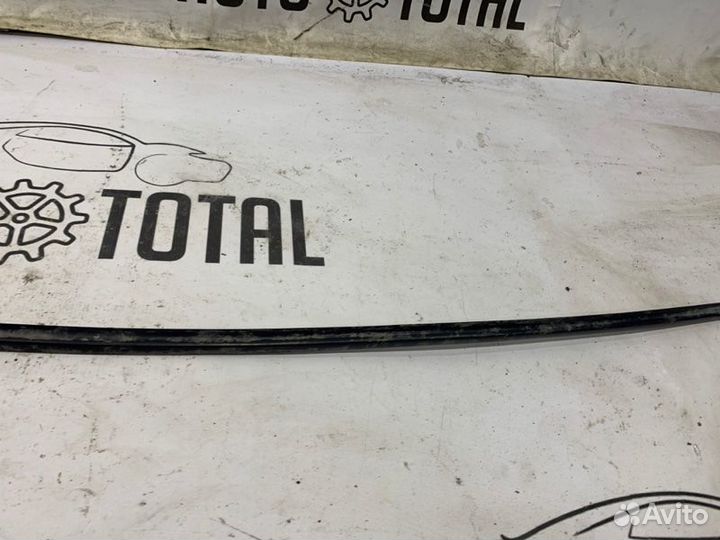 Резинка уплотнительная стекла Renault Logan K7J710