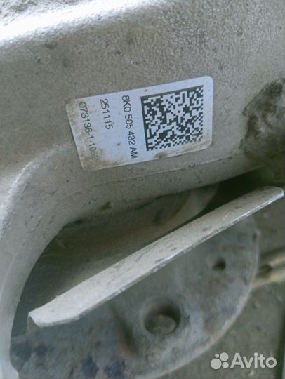 Кулак поворотный задний правый Audi A6 C7 cdnb