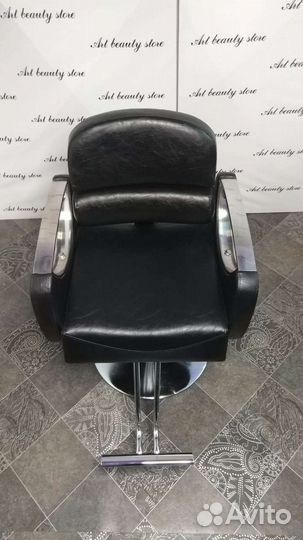 Парикмахерское кресло