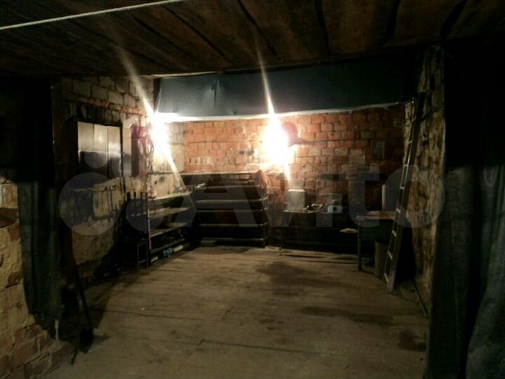Гараж, > 30 м²