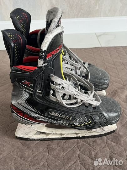 Коньки хоккейные профессиональные юниорские