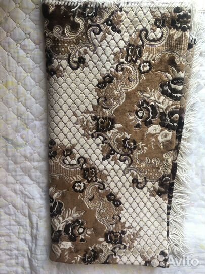 Две велюровых накидки на кресла