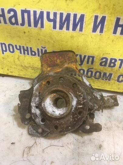 Кулак поворотный передний правый Opel Astra