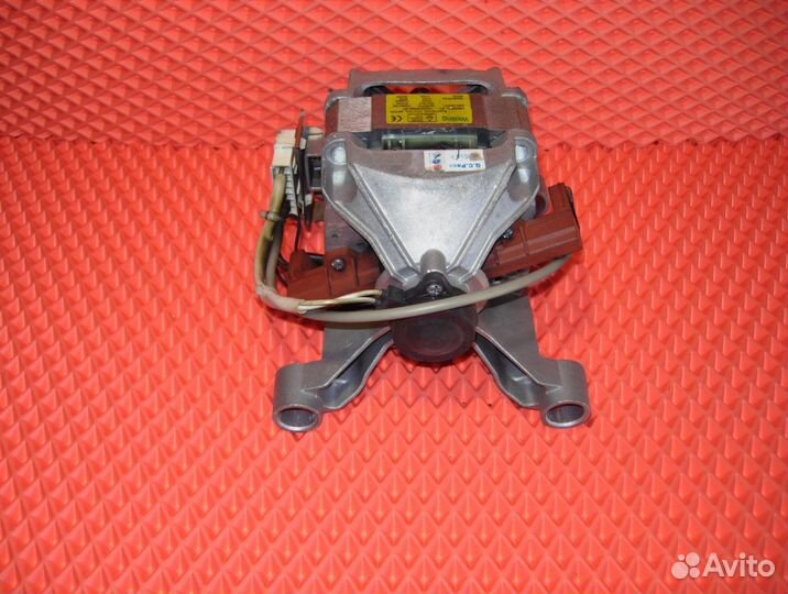 Двигатель для стиральной машины Indesit Ariston