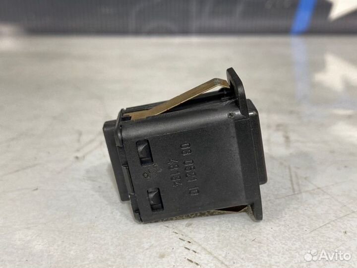 Кнопка салона Bmw 528I E39 M52B28 1997