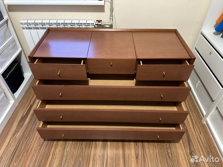 Комод (трюмо)