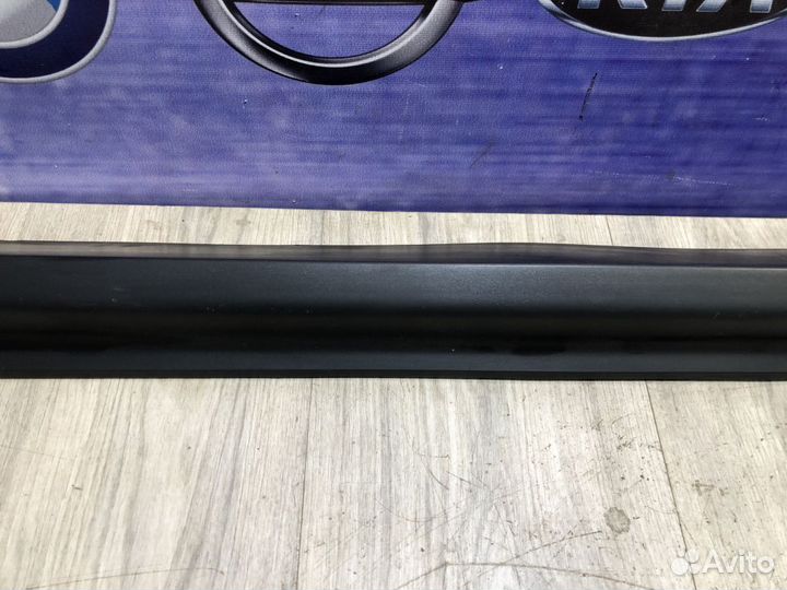 Накладка молдинг двери nissan pathfinder R52 Лев