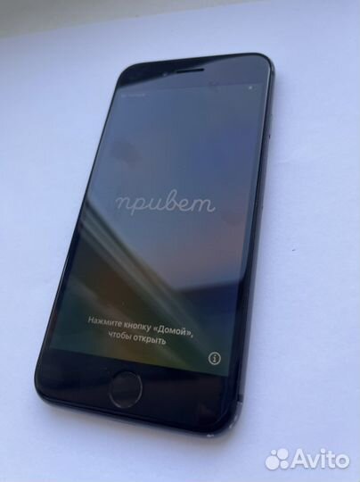 Телефон iPhone 8