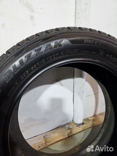 Bridgestone Blizzak DM-V2 235/55 R18 100T