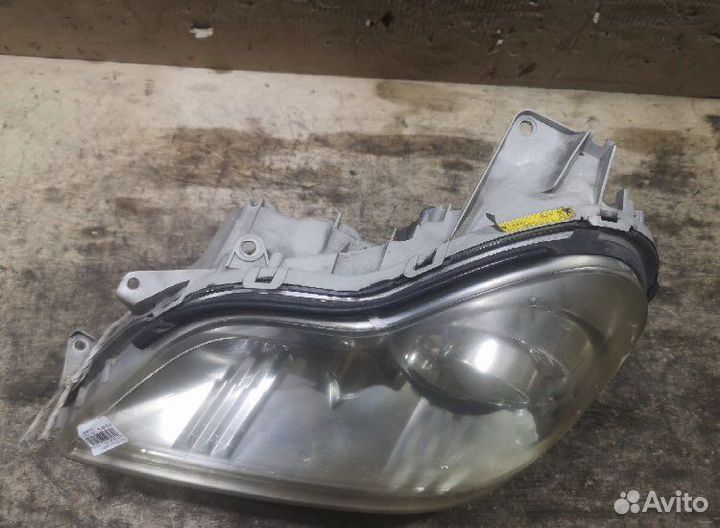 Фары toyota crown majesta uzs186