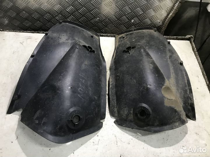 Подкрылок задний Renault Logan