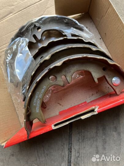 Колодки ручника Тойота Лексус