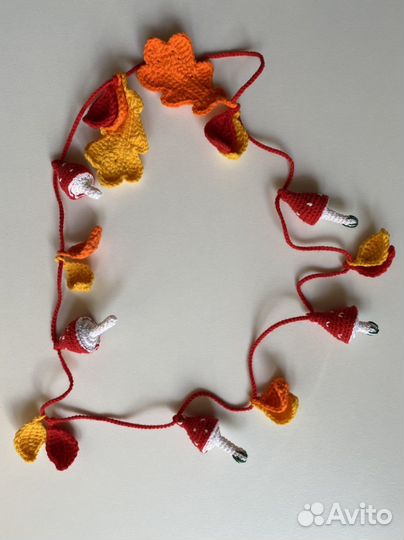 Осенняя гирлянда вязаная