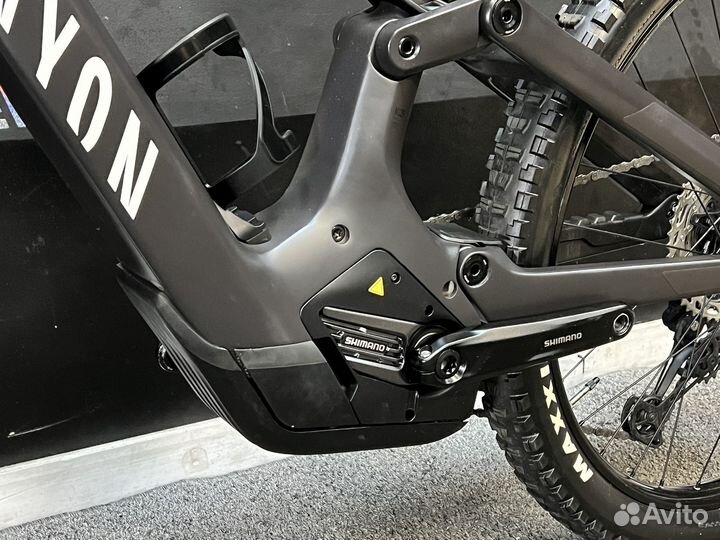 2023г Carbon E-enduro Canyon Spectral:ON CF8