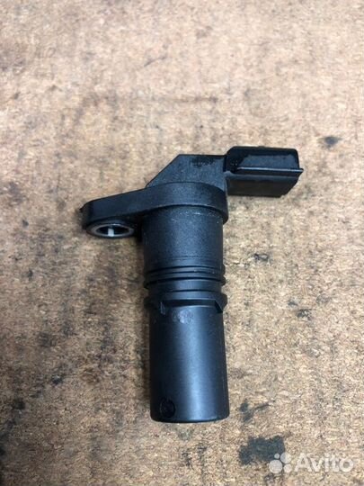 Датчик положения коленчатого вала Renault Duster