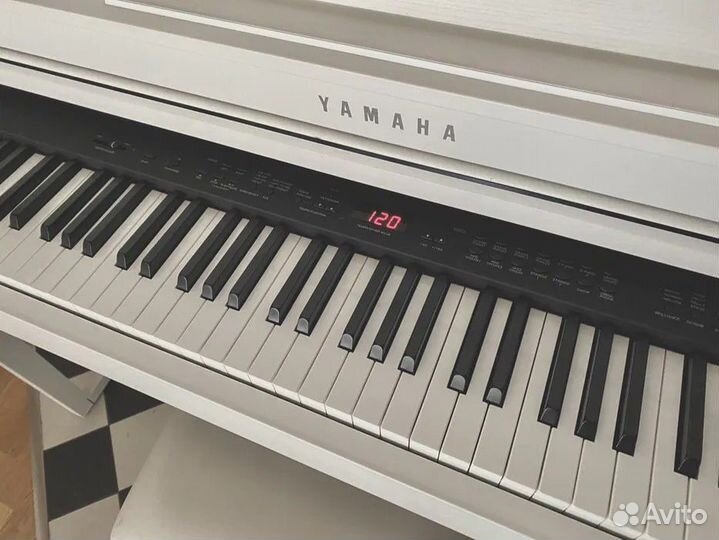 Цифровое пианино Yamaha Clavinova