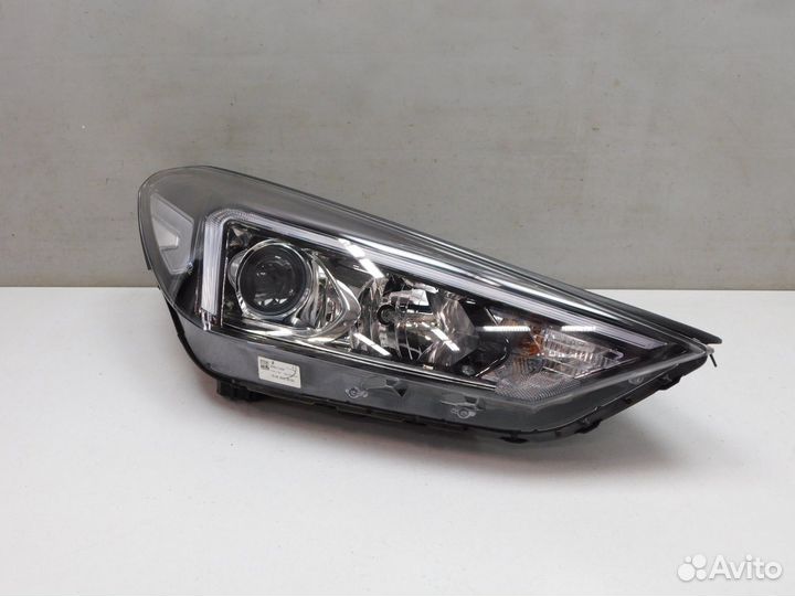 Фара правая Hyundai Tucson