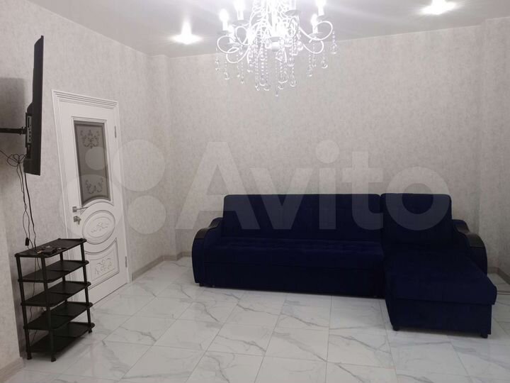 2-к. квартира, 74 м², 1/4 эт.